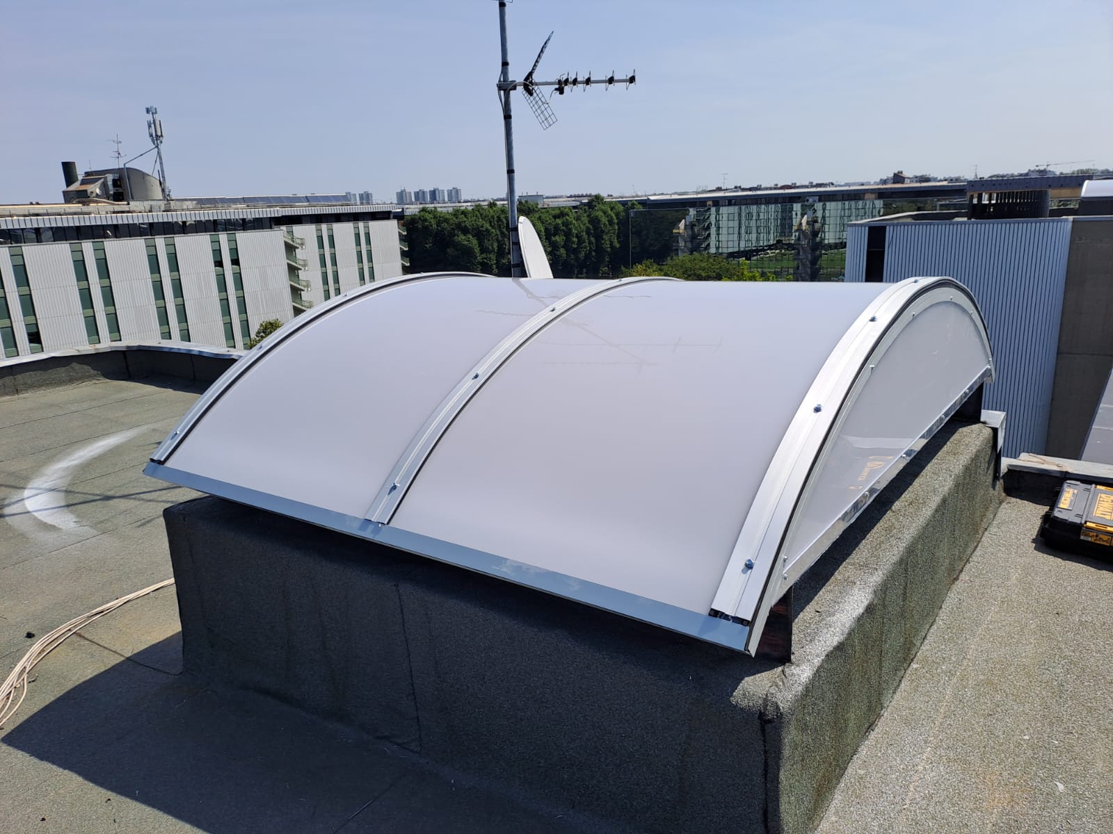 Sostituzione lucernario per immobile commerciale